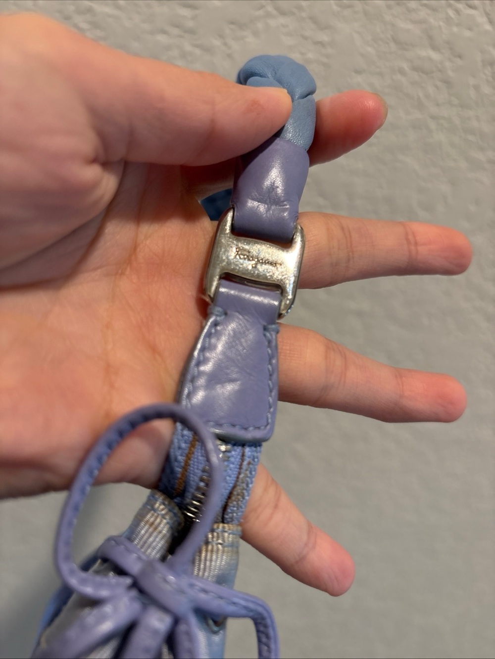 Salvatore Ferragamo Braided
Strap Blue Shoulder Bag - Picture 14 of 16